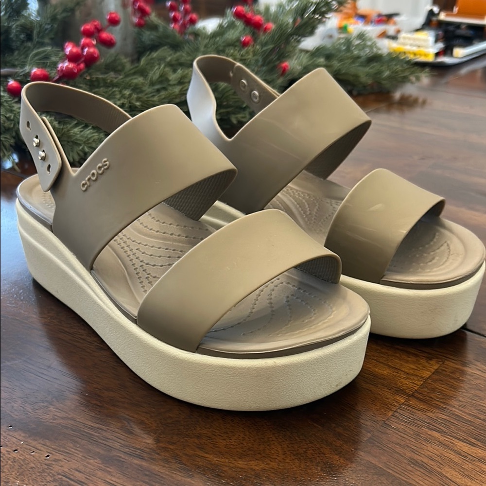 CROCS Women's Beige Platform Sandals